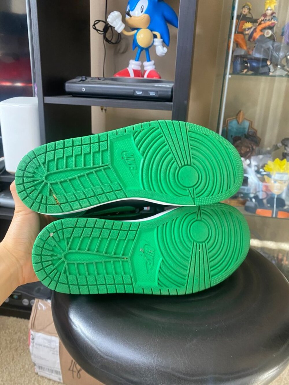Size 8 - Air Jordan 1 Low Black Lucky Green - Picture 6 of 7